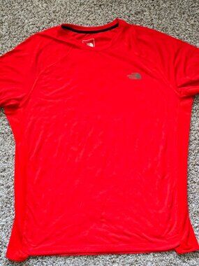 The North Face Men’s Red Short Sleeve T-Shirt – NWOT – XL